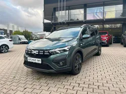 Grün Gebraucht 2024 Dacia Jogger Expression Van / Kleinbus | 18.990 € (Fairer Preis)