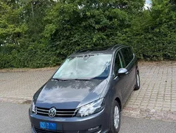 Grau Gebraucht 2018 VW Sharan Comfortline Van / Kleinbus | 20.950 € (Teuer)