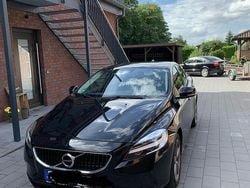 Schwarz Gebraucht 2017 Volvo V40 Kombi | 10.999 € (Guter Preis)