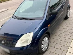 Blau Gebraucht 2004 Ford Fiesta Kleinwagen | 700 € (Guter Preis)