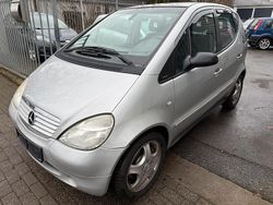 Grau Gebraucht 2002 Mercedes A190 Van / Kleinbus | 2.990 € (Teuer)