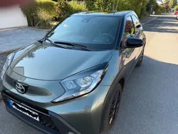Grün Gebraucht 2022 Toyota Aygo Pulse Kleinwagen | 15.199 € (Superpreis)