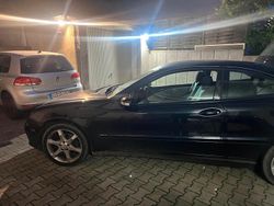 Schwarz Gebraucht 2007 Mercedes 220 Coupé | 1.190 €