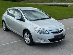 Silber Gebraucht 2011 Opel Astra Limousine | 3.500 € (Guter Preis)