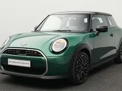 Grün Gebraucht 2024 Mini Cooper S Favoured Kleinwagen | 26.945 € (Guter Preis)