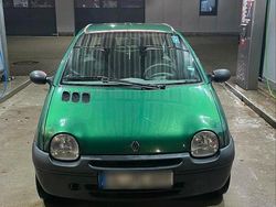 Grün Gebraucht 2001 Renault Twingo Kleinwagen | 1.500 €