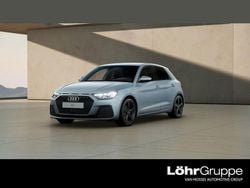 Distriktgrün metallic Neu 2025 Audi A1 Sportback Sport Kleinwagen | 30.980 € (Etwas zu teuer)