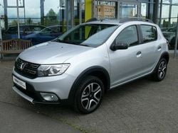 Grey metallic Gebraucht 2018 Dacia Sandero Celebration Kleinwagen | 10.990 € (Fairer Preis)