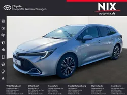 Shimmering silver Gebraucht 2024 Toyota Corolla Team Kombi | 36.900 €