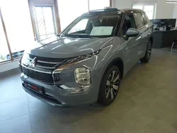 Mondsteingrau / pantherschwa Neu 2025 Mitsubishi Outlander P-HEV Top SUV | 52.390 € (Fairer Preis)