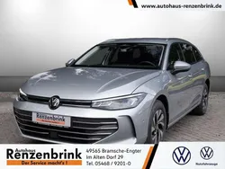 Oyster silver metallic Neu 2025 VW Passat Business Kombi | 51.190 € (Etwas zu teuer)