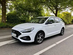Weiß Gebraucht 2020 Hyundai i30 Kombi | 9.100 € (Guter Preis)