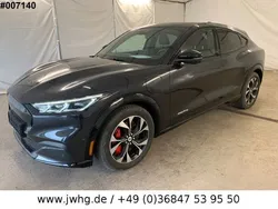 Grau Gebraucht 2022 Ford Mustang Mach-E Extended Range SUV | 27.950 € (Superpreis)