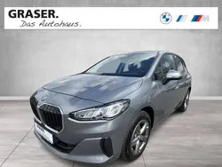 Grau Gebraucht 2023 BMW 220 Active Tourer Van / Kleinbus | 29.900 €