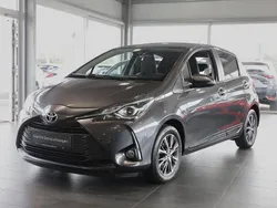 Grau Gebraucht 2018 Toyota Yaris Limousine | 11.989 € (Fairer Preis)