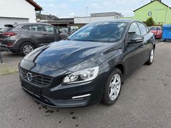 Grau Gebraucht 2016 Volvo S60 Kinetic Limousine | 7.499 €