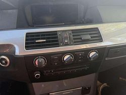 Grau Gebraucht 2008 BMW 520 Kombi | 8.500 €