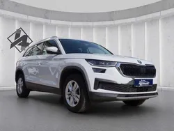 Weiß metallic Gebraucht 2023 Skoda Kodiaq SUV | 38.630 € (Fairer Preis)