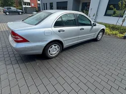 Grau Gebraucht 2000 Mercedes C180 Limousine | 3.500 €