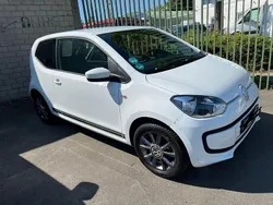 Weiß Gebraucht 2015 VW up! CLUB Kleinwagen | 4.200 € (Guter Preis)