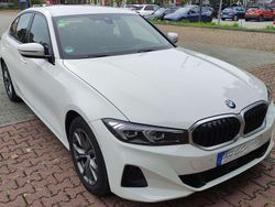 Weiß Gebraucht 2023 BMW 318 Limousine | 31.199 € (Fairer Preis)