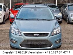 Grau Gebraucht 2008 Ford Focus Titanium Limousine | 2.500 € (Superpreis)