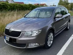 Violett Gebraucht 2011 Skoda Superb Elegance Kombi | 10.400 € (Teuer)
