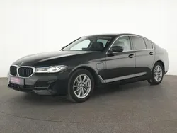 Schwarz Gebraucht 2022 BMW 530e Sport Line Limousine | 37.990 € (Fairer Preis)