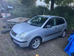 Grau Gebraucht 2003 VW Polo Comfortline Limousine | 900 € (Guter Preis)