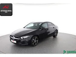 Schwarz (metallic) Gebraucht 2020 Mercedes A180 Style Limousine | 25.880 € (Teuer)