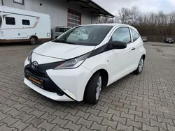 Weiß Gebraucht 2017 Toyota Aygo Kleinwagen | 5.970 € (Fairer Preis)