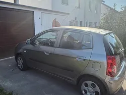 Grau Gebraucht 2010 Kia Picanto Kleinwagen | 2.000 € (Fairer Preis)