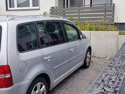 Silber Gebraucht 2005 VW Touran Van / Kleinbus | 3.400 € (Etwas zu teuer)
