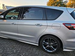 Silber Gebraucht 2018 Ford S-MAX ST-Line Van / Kleinbus | 18.500 € (Teuer)