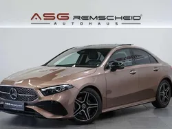 Gold Gebraucht 2024 Mercedes A200 AMG line Limousine | 36.900 € (Teuer)