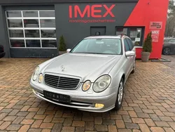 Silber Gebraucht 2003 Mercedes E200 Kombi | 2.990 €