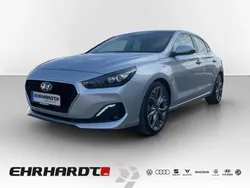 Silber Gebraucht 2018 Hyundai i30 Premium Limousine | 18.690 € (Fairer Preis)