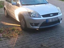 Grau Gebraucht 2008 Ford Fiesta Kleinwagen | 1.150 € (Guter Preis)