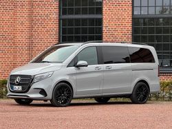 Grau Gebraucht 2025 Mercedes V300 Avantgarde Van / Kleinbus | 79.900 € (Guter Preis)