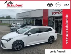 Weiss Gebraucht 2024 Toyota Corolla Team Kombi | 28.980 € (Fairer Preis)