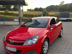 Rot Gebraucht 2009 Opel Astra Coupé | 2.200 €