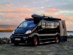 Schwarz Gebraucht 2003 Opel Vivaro Van | 2.888 €