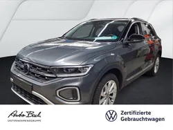 Grau (indiumgrau metallic/schwarz) Gebraucht 2024 VW T-Roc Pro SUV | 29.940 € (Fairer Preis)