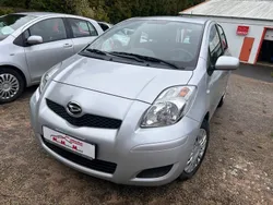Silber Gebraucht 2012 Daihatsu Charade Kleinwagen | 6.990 €
