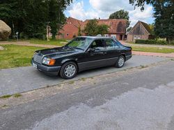 Grau Gebraucht 1991 Mercedes E260 Limousine | 5.200 €