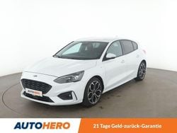 Weiß Gebraucht 2019 Ford Focus ST-Line Limousine | 19.300 € (Fairer Preis)