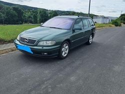 Grün Gebraucht 2001 Opel Omega Edition Kombi | 3.100 €