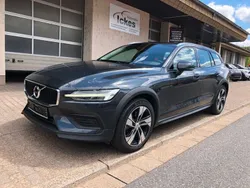 Grau Gebraucht 2019 Volvo V60 CC Kombi | 20.990 € (Fairer Preis)