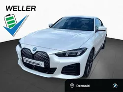 Mineralweiss (weiß) Gebraucht 2025 BMW i4 M Sport Limousine | 53.990 € (Fairer Preis)