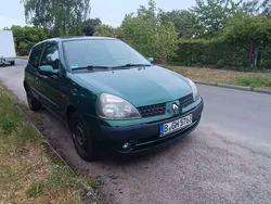 Rot Gebraucht 2002 Renault Clio II Limousine | 980 € (Fairer Preis)